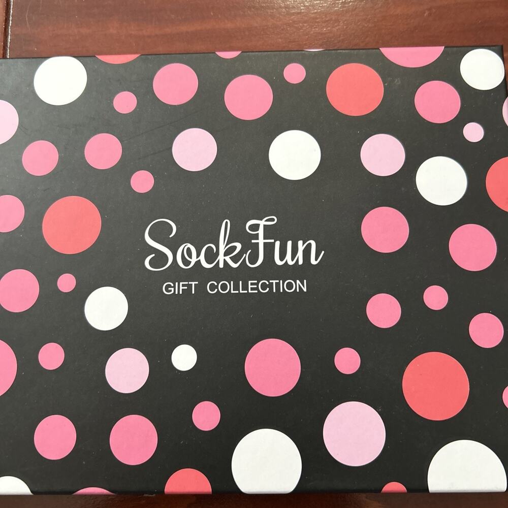 NEW IN BOX! Sock Fun Gift Collection The Queen Has Retired Socks Black/Pink